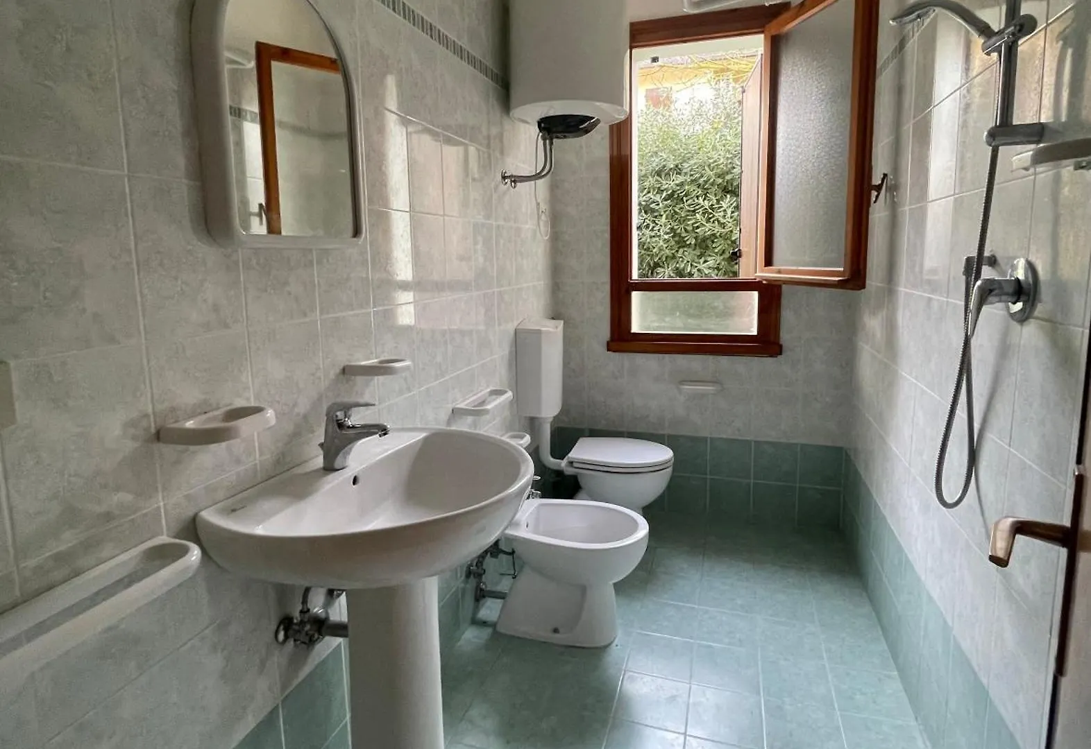 Апартаменты Flat With Shared Garden 200 Metres From The Sea Розолина-Маре