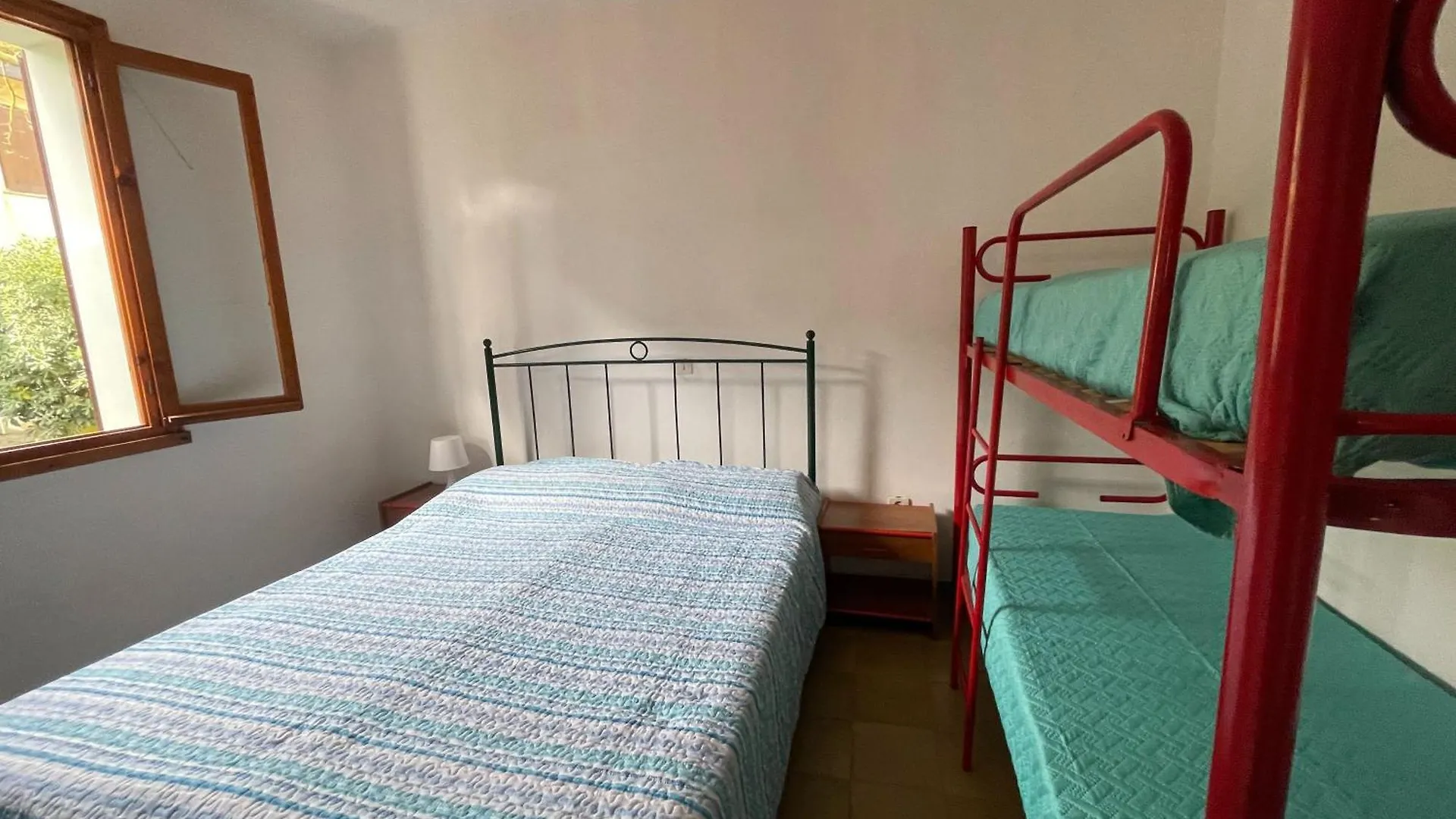 Апартаменты Flat With Shared Garden 200 Metres From The Sea Розолина-Маре