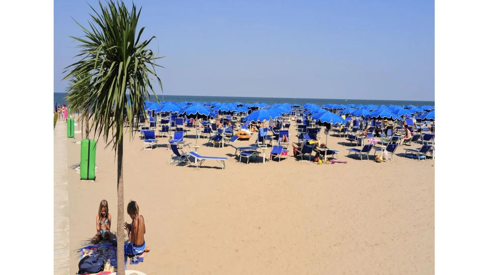 Апартаменты Flat With Shared Garden 200 Metres From The Sea Розолина-Маре